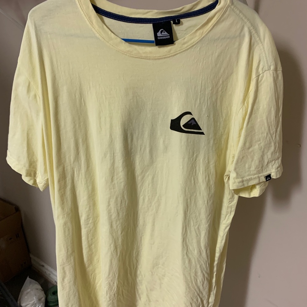 Quicksilver t-shirt
